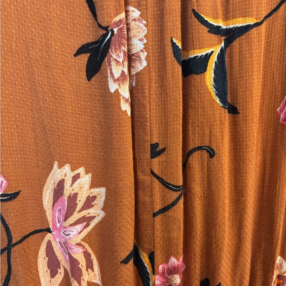 Universal Thread Floral Maxi Dress Medium
Pit to pit: 20”
Length: 49” - Picture 4 of 5